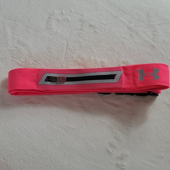 Under Armour Accessories - 🆕️ HUNDER ARMOUR Running belt